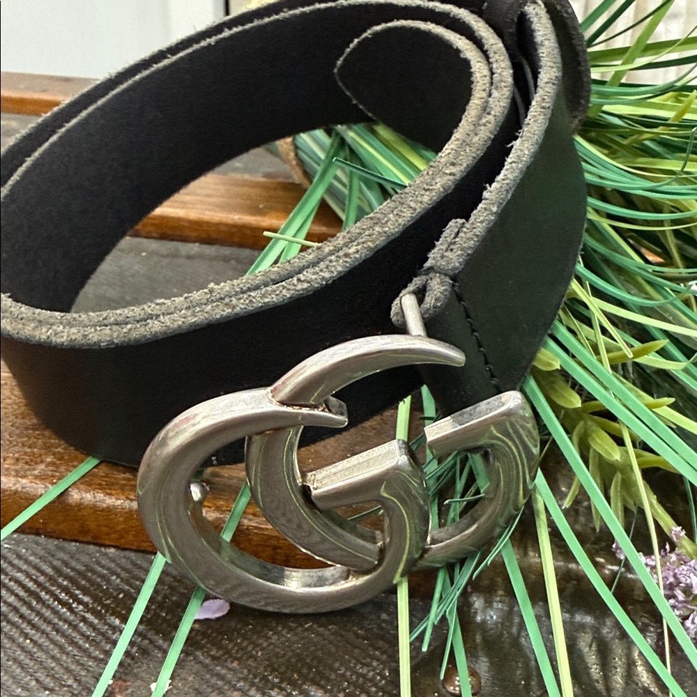 GUCCI BLACK CALFSKIN SILVER INTERLOCKING GG BUCKLE 75/30